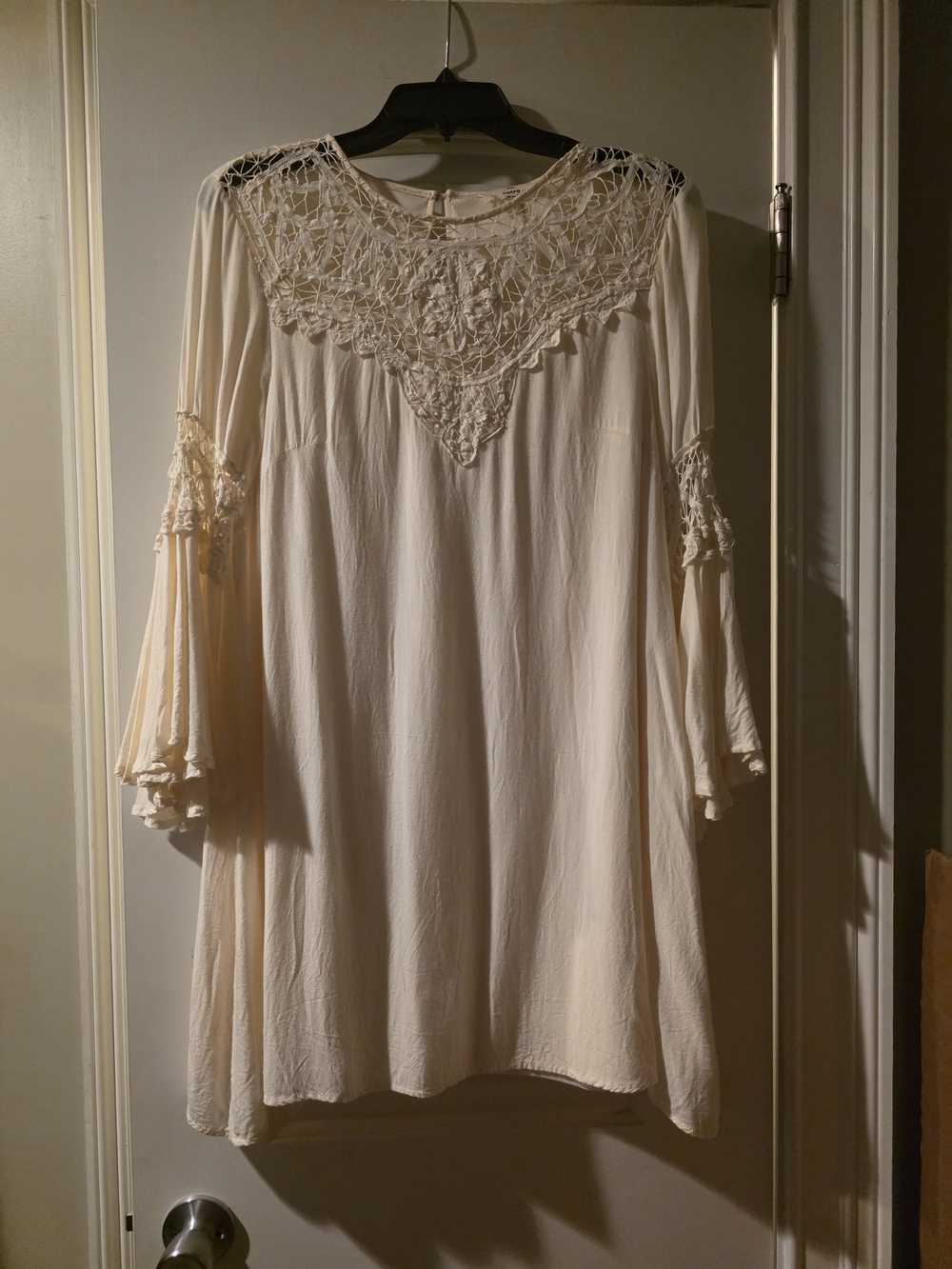 entro Dress W/ Bell Sleeve